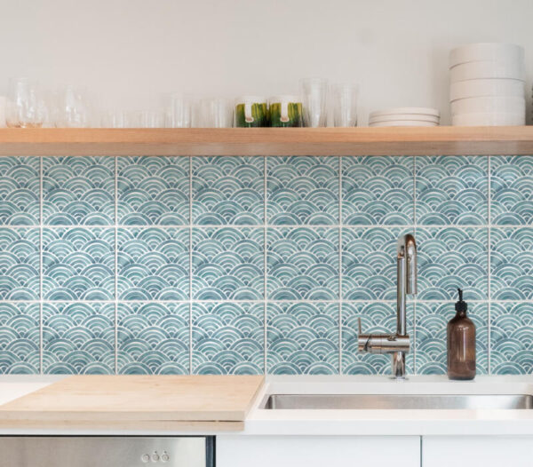 Fliesenaufkleber Abstrakt Aquarell in Beige fuer die Kueche