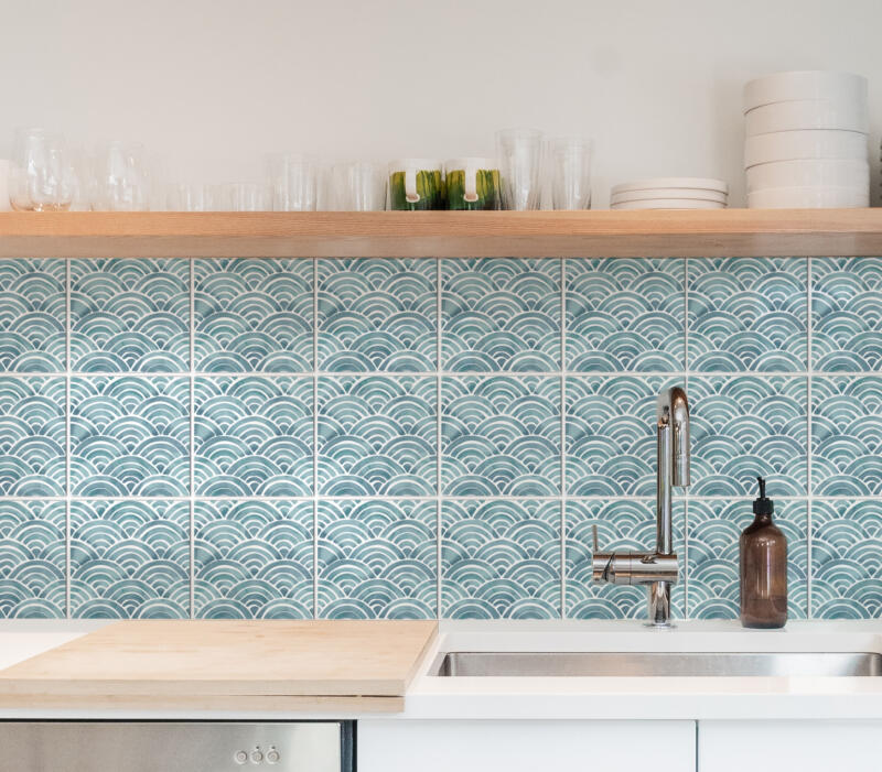 Klebefliesen für Küche & Badezimmer - Wellen Aquarell – Bild 3