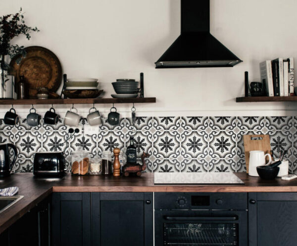 Fliesenaufkleber ornamente Traditionell in Anthrazit fuer die Kueche